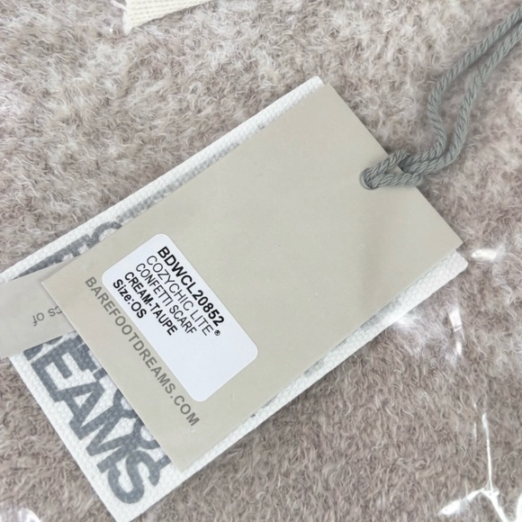 Barefoot Dreams CozyChic Lite Confetti Scarf in cream/taupe new - Picture 3 of 3